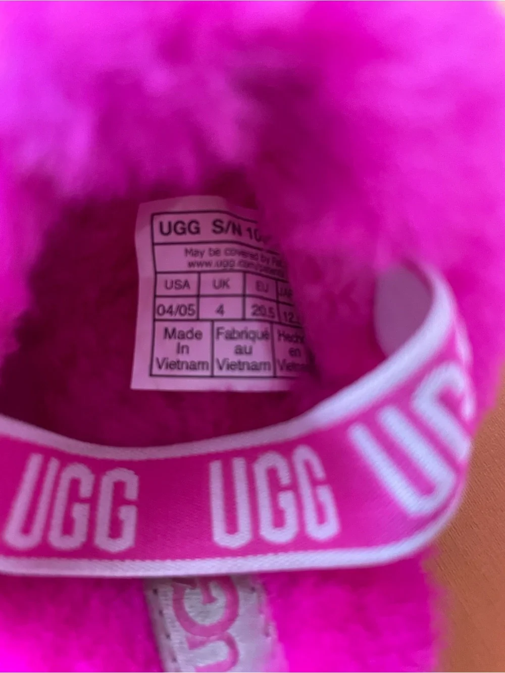 UGG Kids' Fluff Yeah Slide - Bright Pink toddler size 4/5